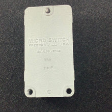 Load image into Gallery viewer, 18PA1 - MICROSWITCH - HONEYWELL - 	 TERMINAL BLOCK / LIMIT SWITCH
