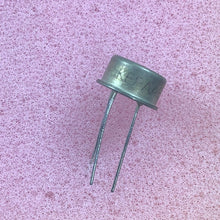Load image into Gallery viewer, LM137HVH/883C - LINEAR TECHNOLOGY - Adjustable -1.2-47V Negative  Voltage Regulator
