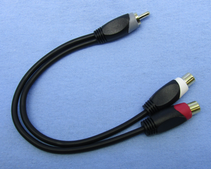 "Y" Adapter RCA Plug / (2) RCA Jacks GOLD, 4010G